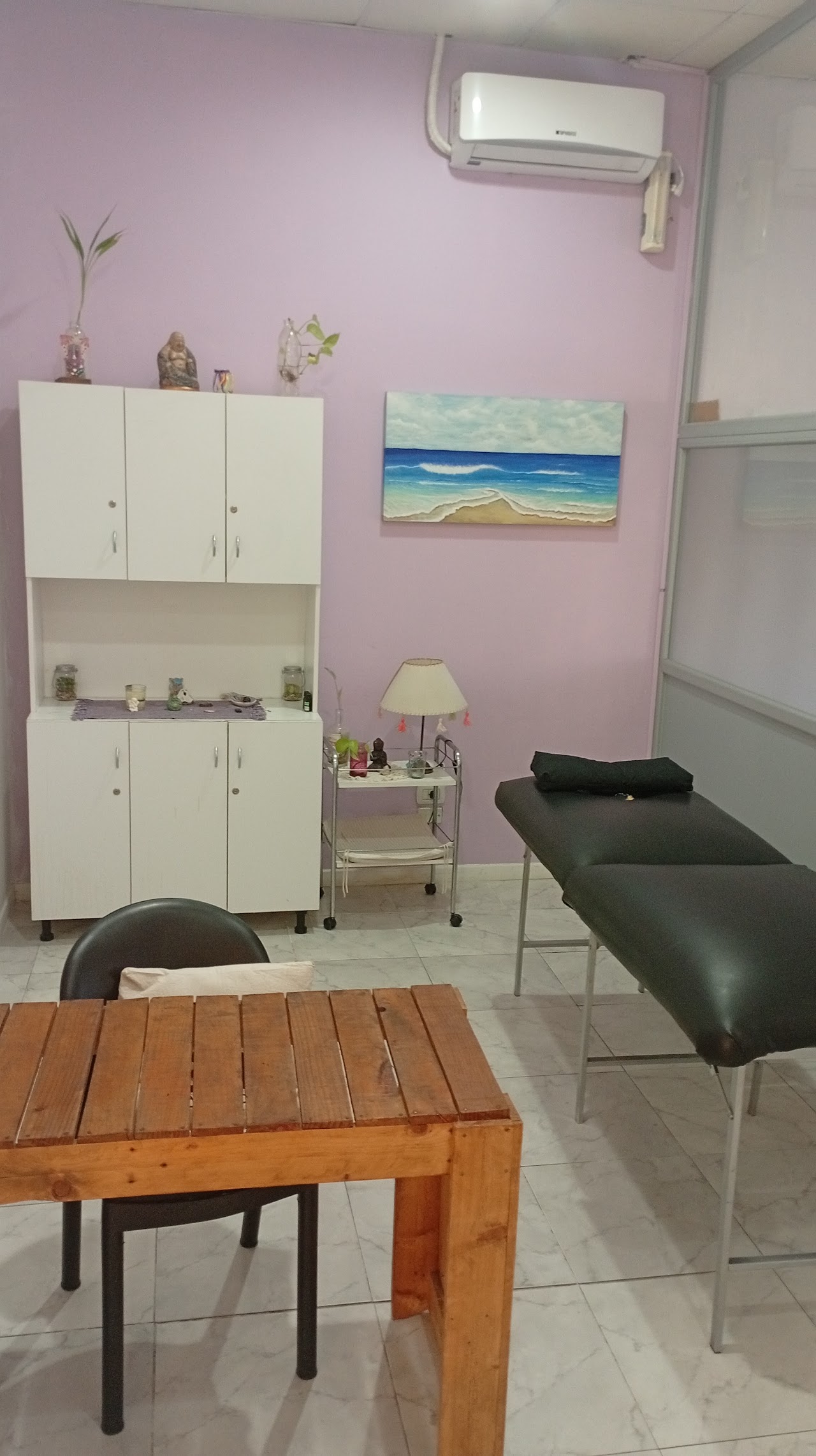 Sala de masajes y terapias corporales en Shanti Multiespacio